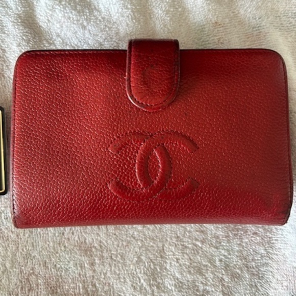 💖 Authentic Chanel Timeless CC Zip French Wallet w/Authenticity Card!! - Picture 1 of 13